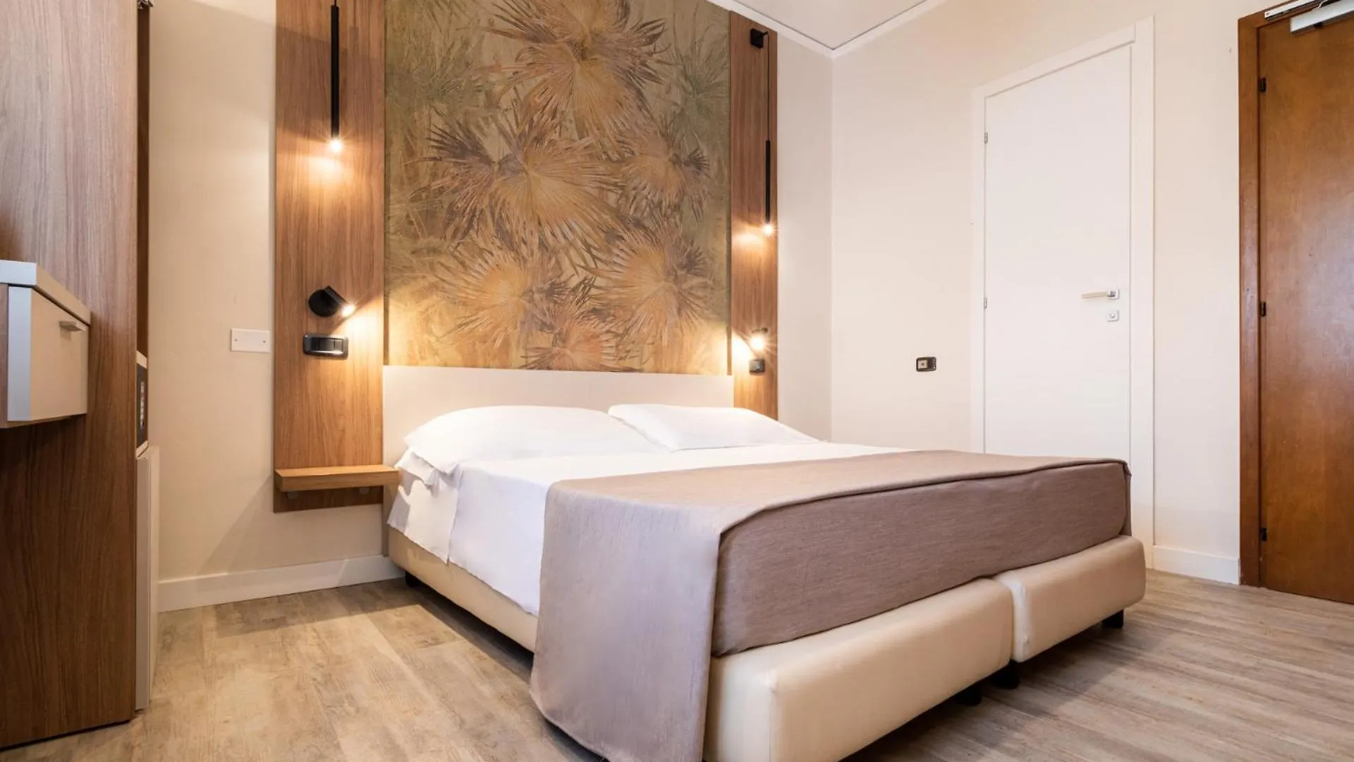 Continental B&B City Hotel 비비오네